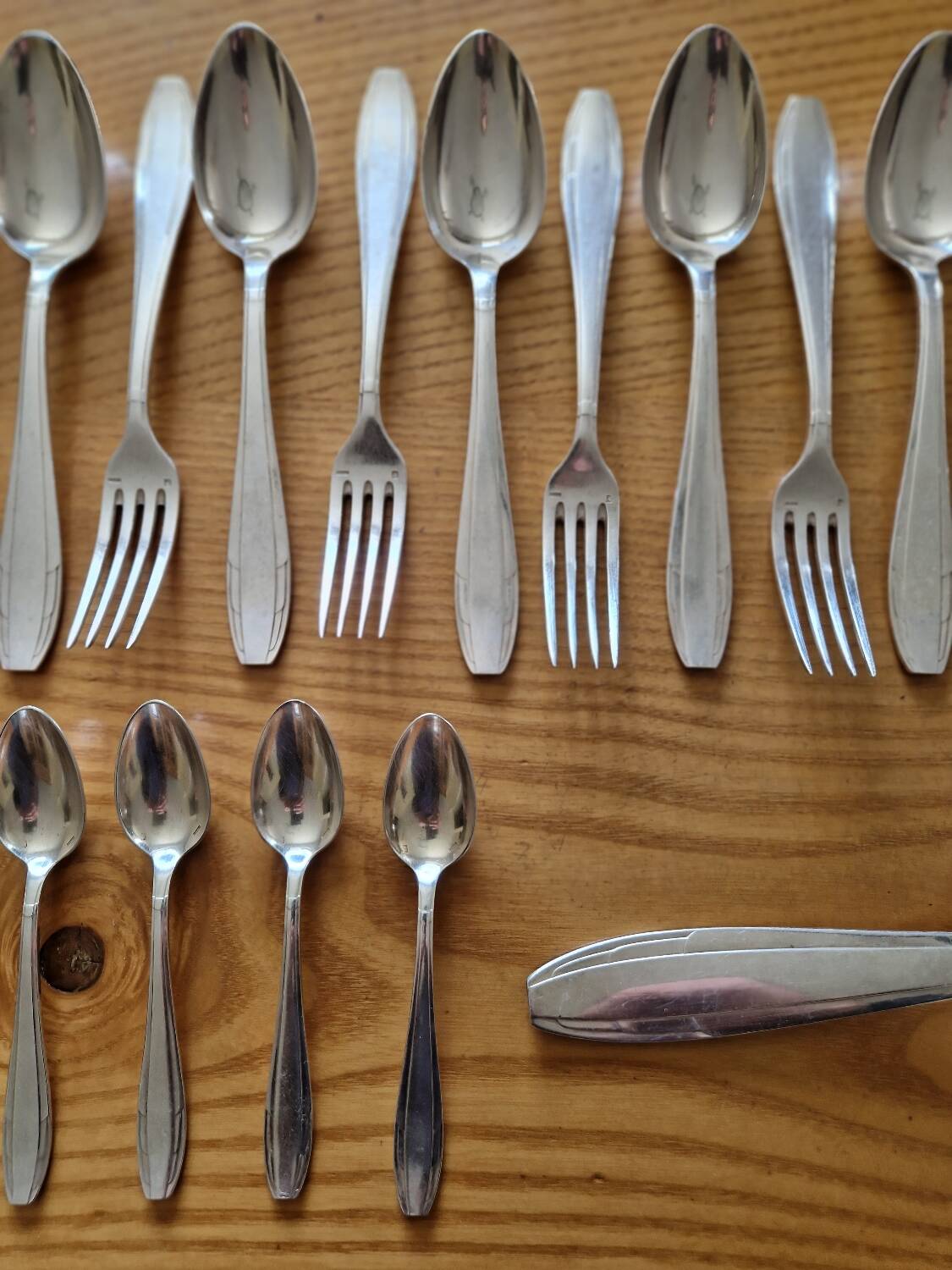 Apollo 12-piece silver-plated cutlery set