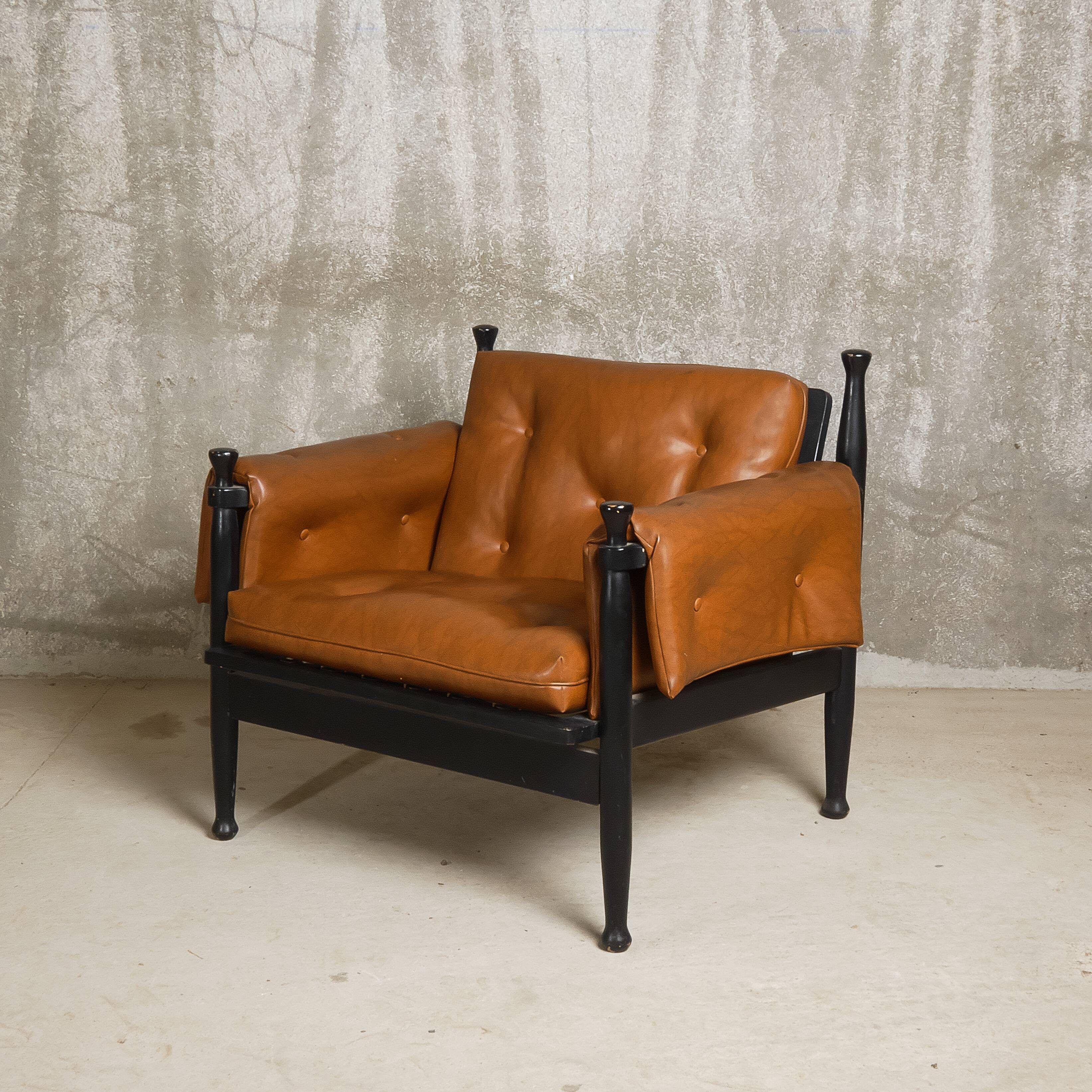 c. 1970 - Pair of lounge chairs in lacquered beech and cognac leather - France
