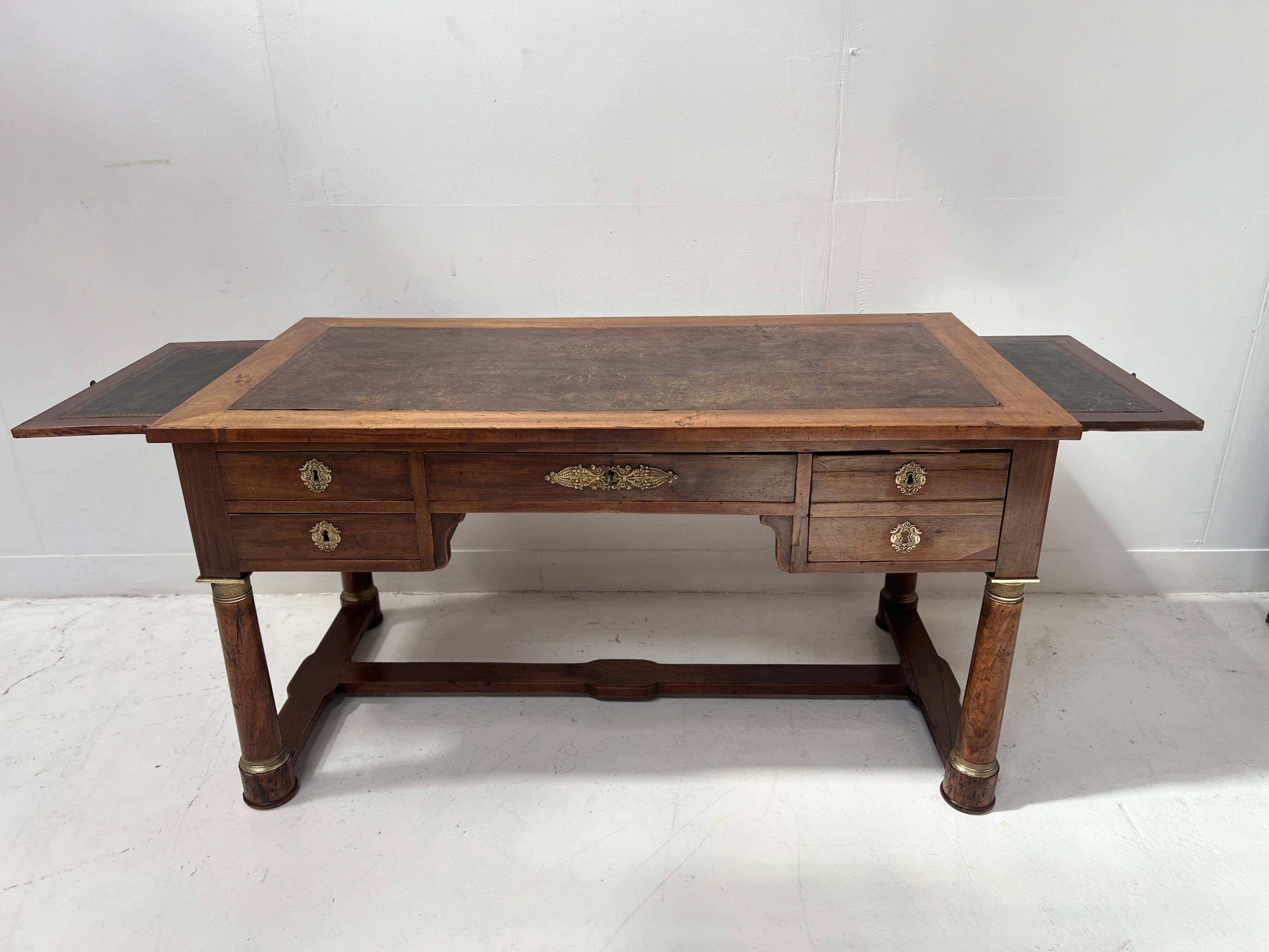 Empire style desk in mahogany and veneer, 19th century.
