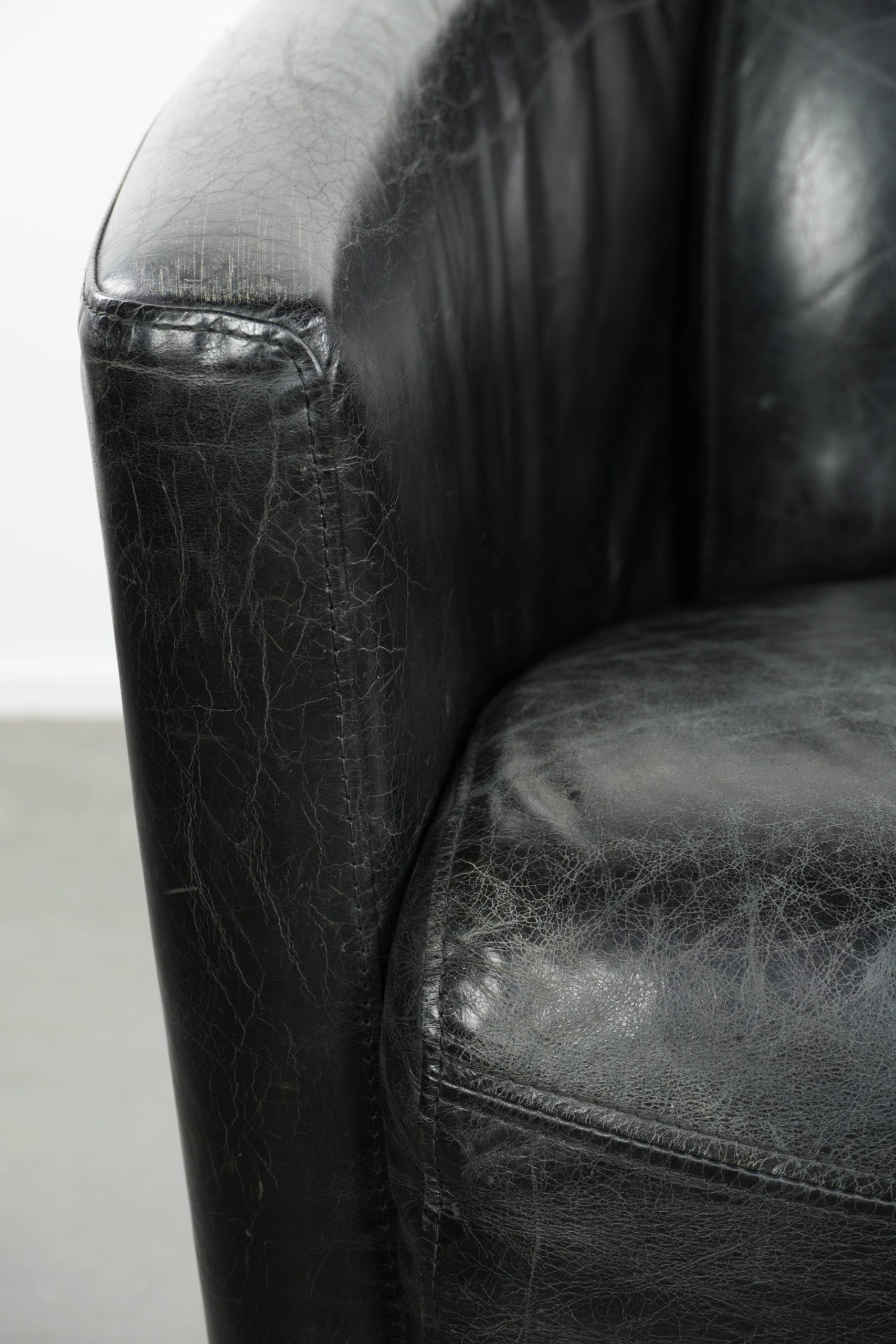 Amazing and unique cowhide aviator design bench, 2-seater