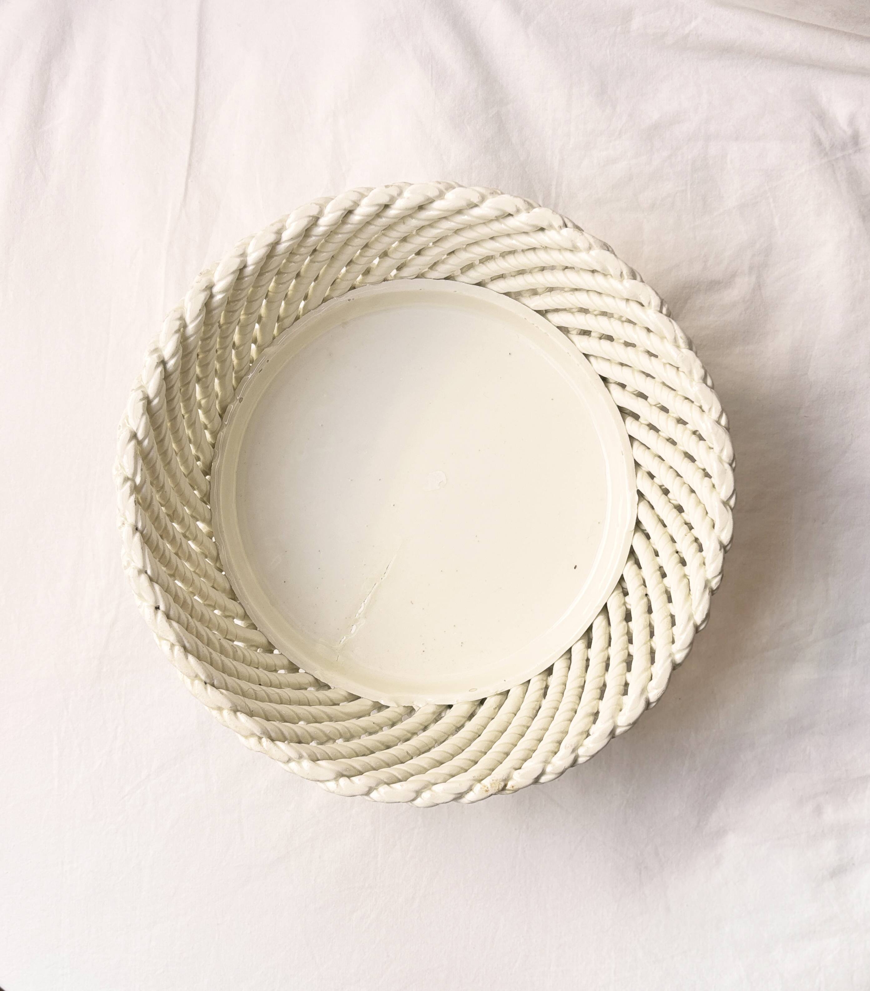 Twisted fruit basket