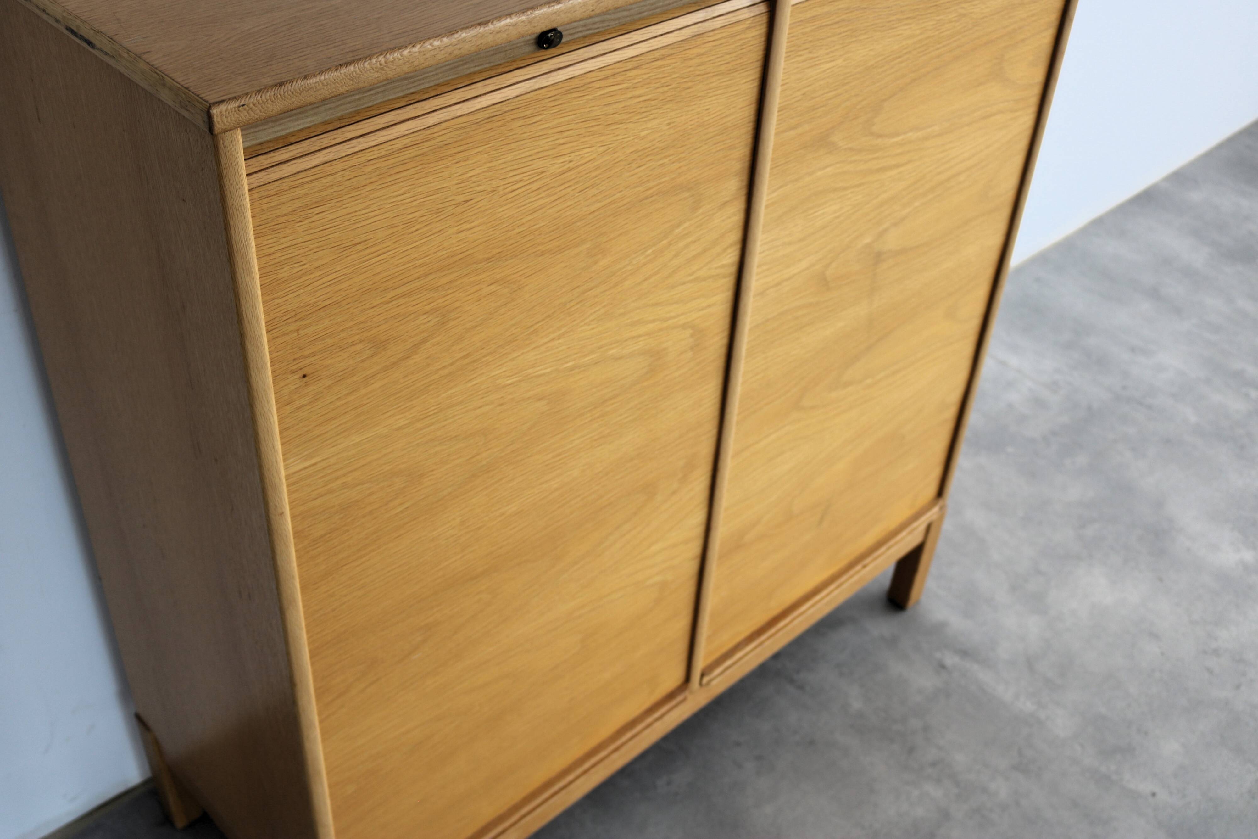 Vintage filing cabinet | office cupboard | 60s | kinnarps