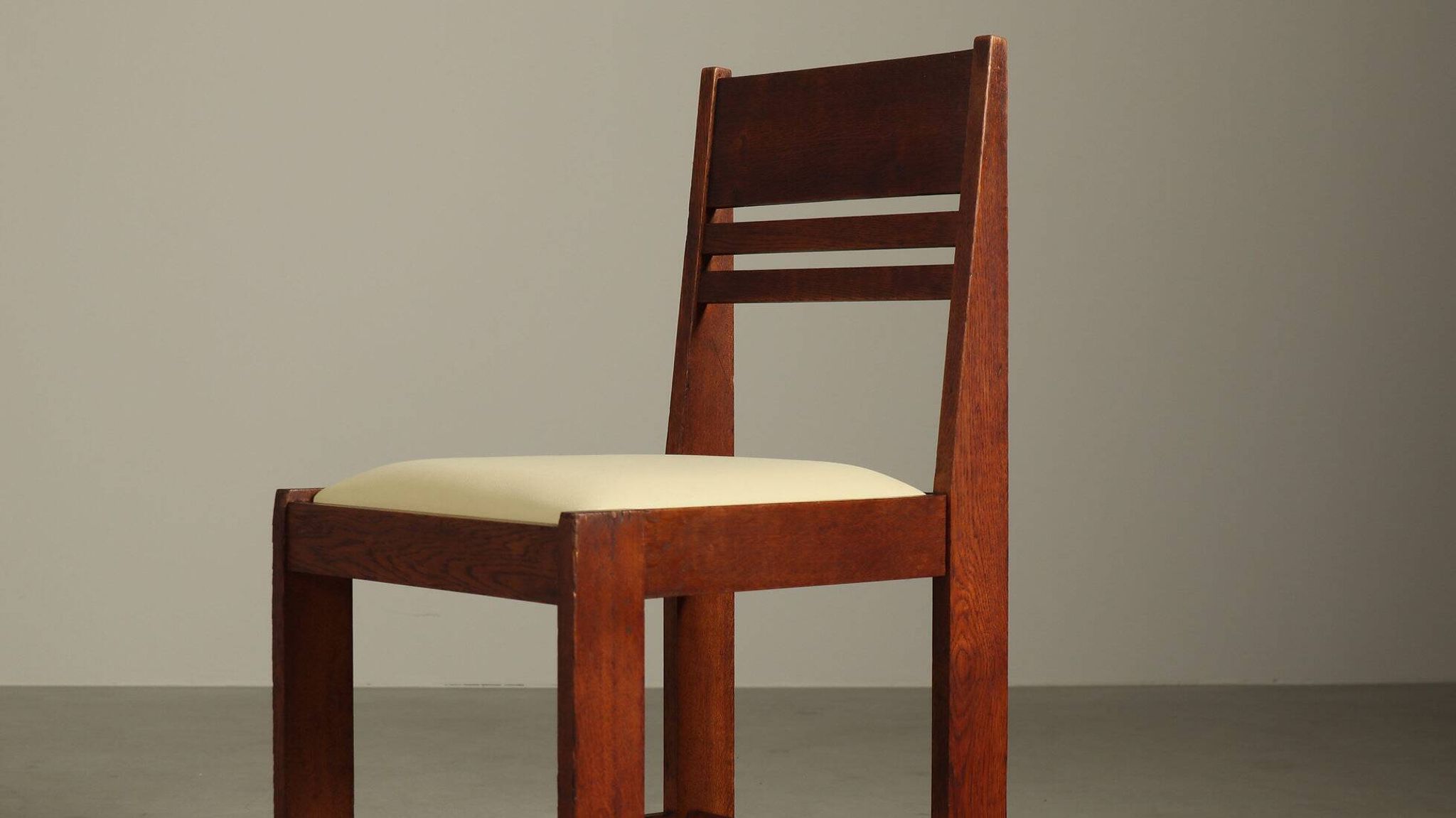 Set of 4 Dutch Hague School oak dining chairs, 1925-1935