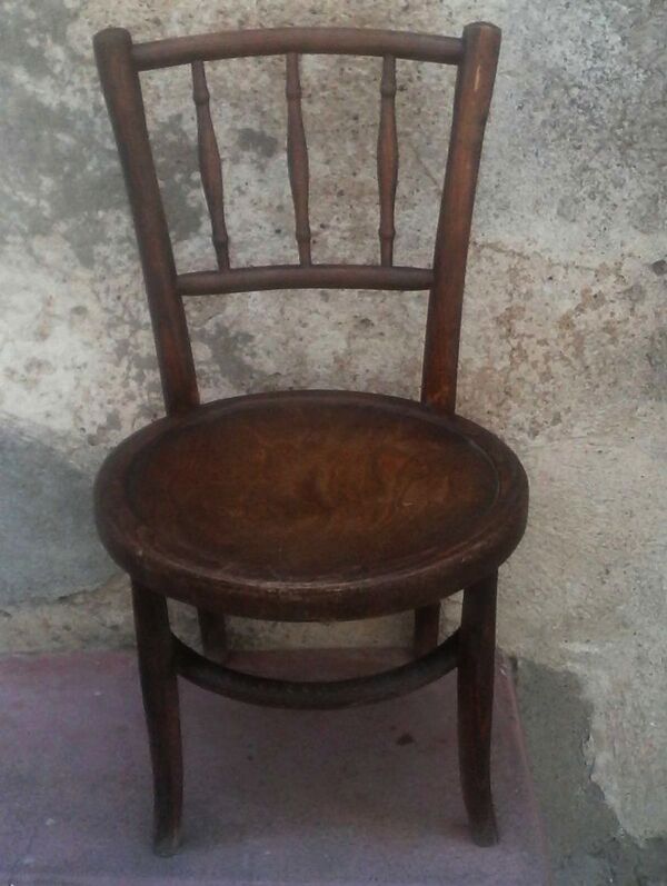 Chaise enfant ancienne en bois courbé