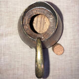Pichet à eau de vie de Beaune en chêne massif cerclages laitons années 1970