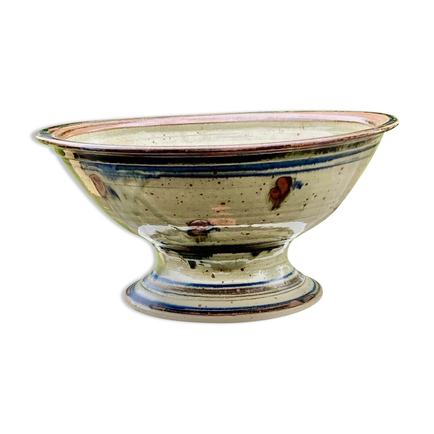 Fruit cup in polychrome glazed stoneware signature to identify