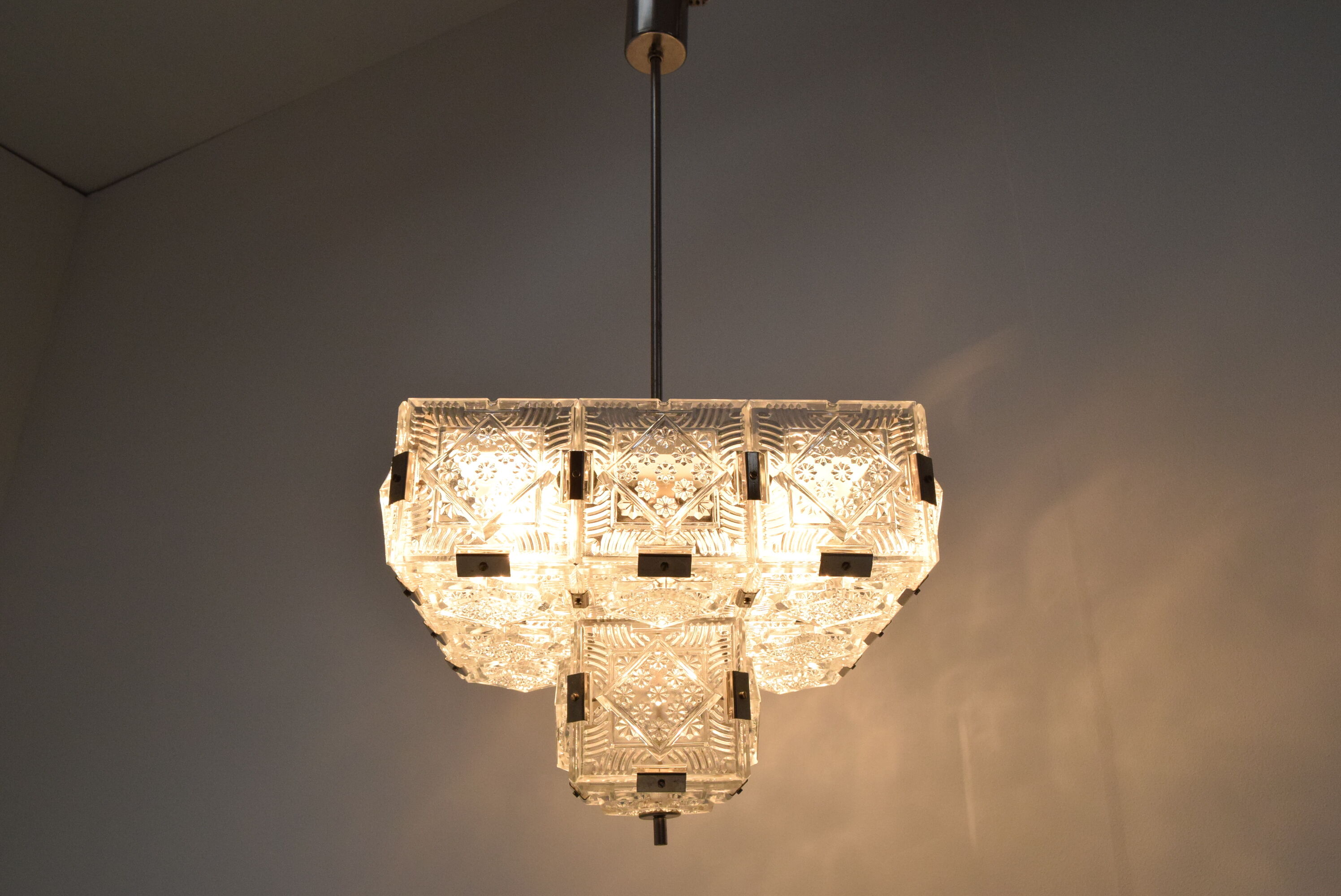 Mid-century glass pendant by Jaroslav Bejvl for Kamenicky Senov années 1960