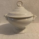 19th century tureen of Montereau