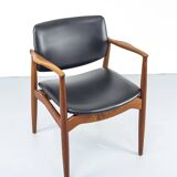 Fauteuil en teck danois par Erik Buch pour Ørum Møbelfabrik, années 1960.