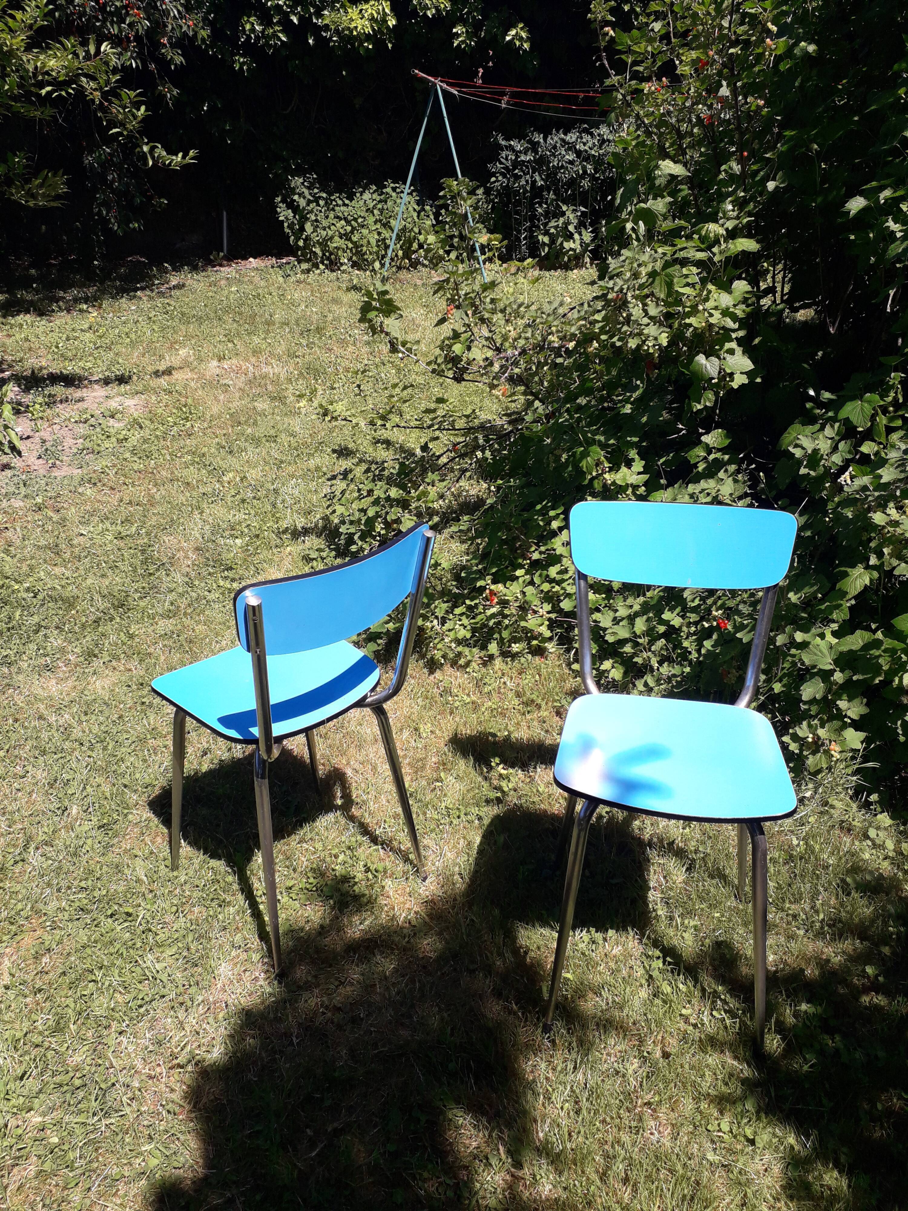 Pair of chairs in vintage blue formica