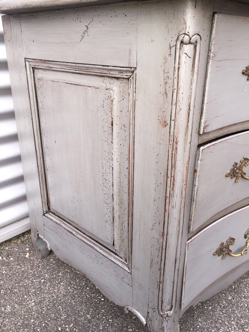 Louis XV rococo curved commodus