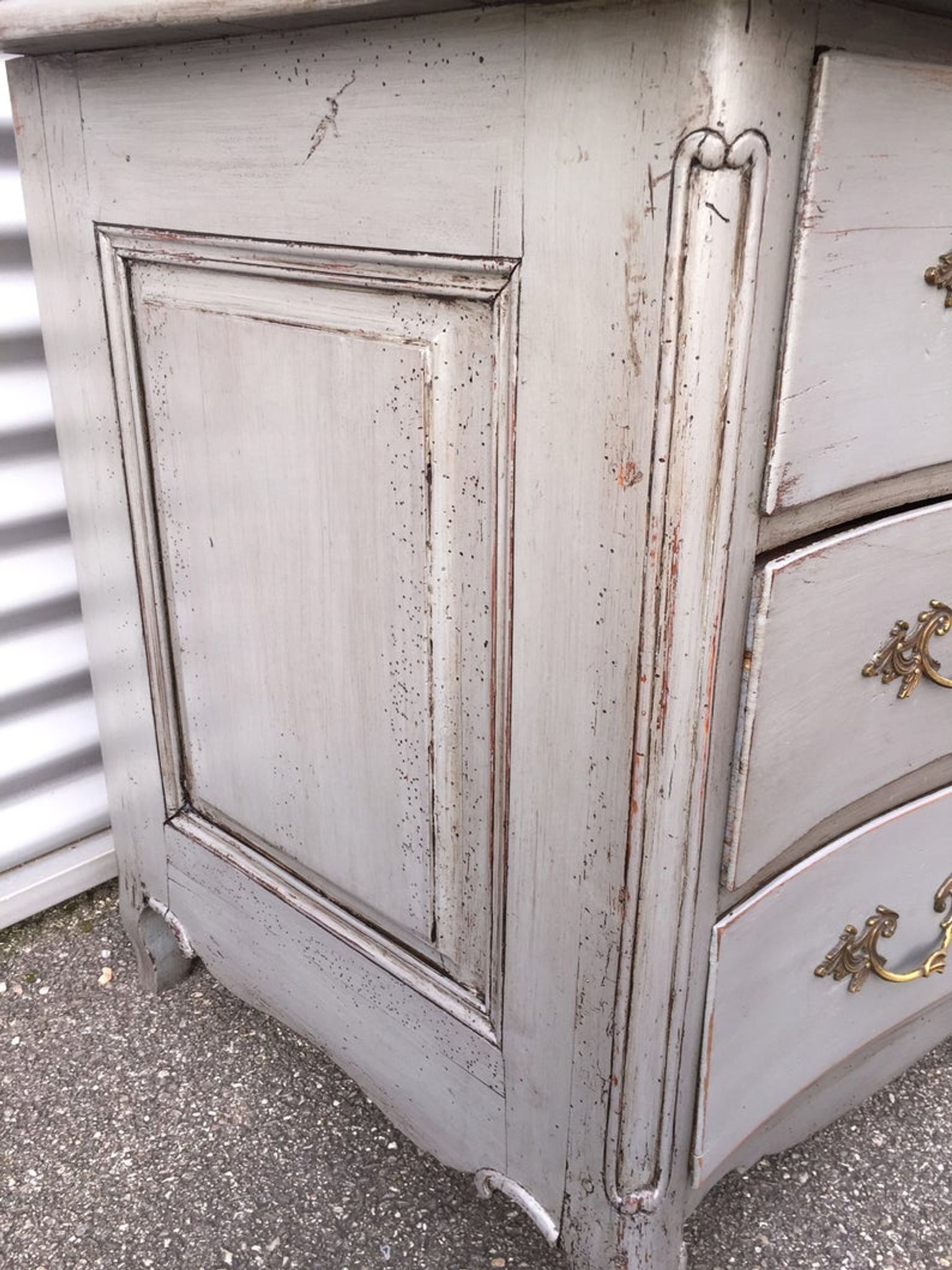 Louis XV rococo curved commodus