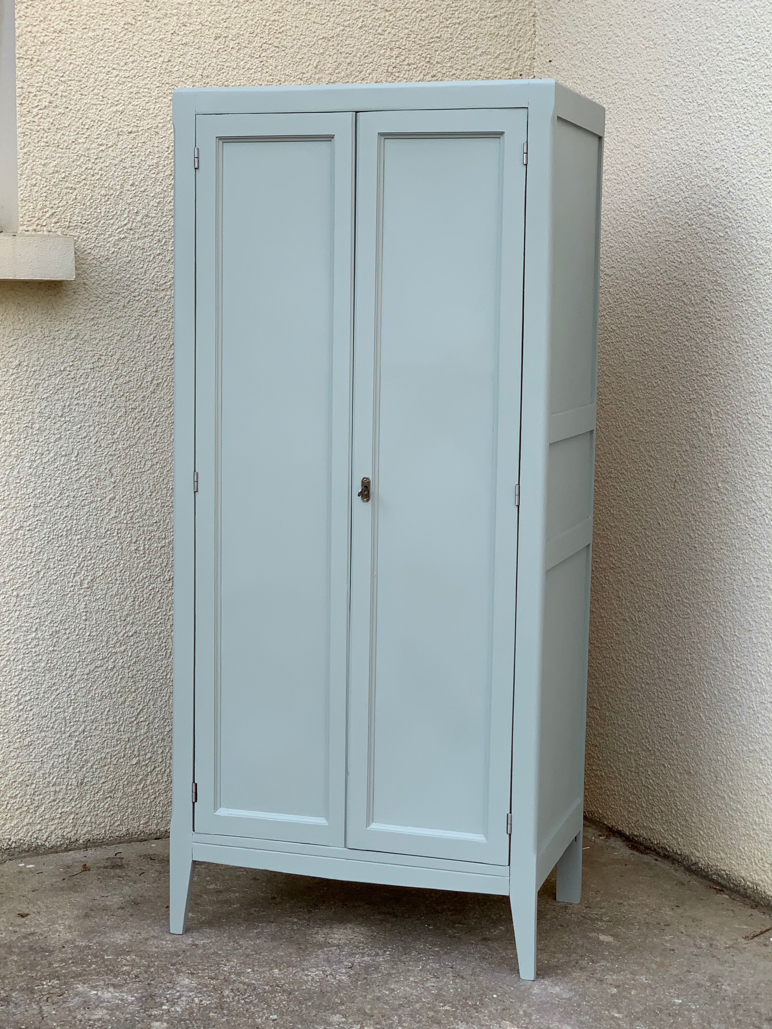 Parisian wardrobe gray green 1940