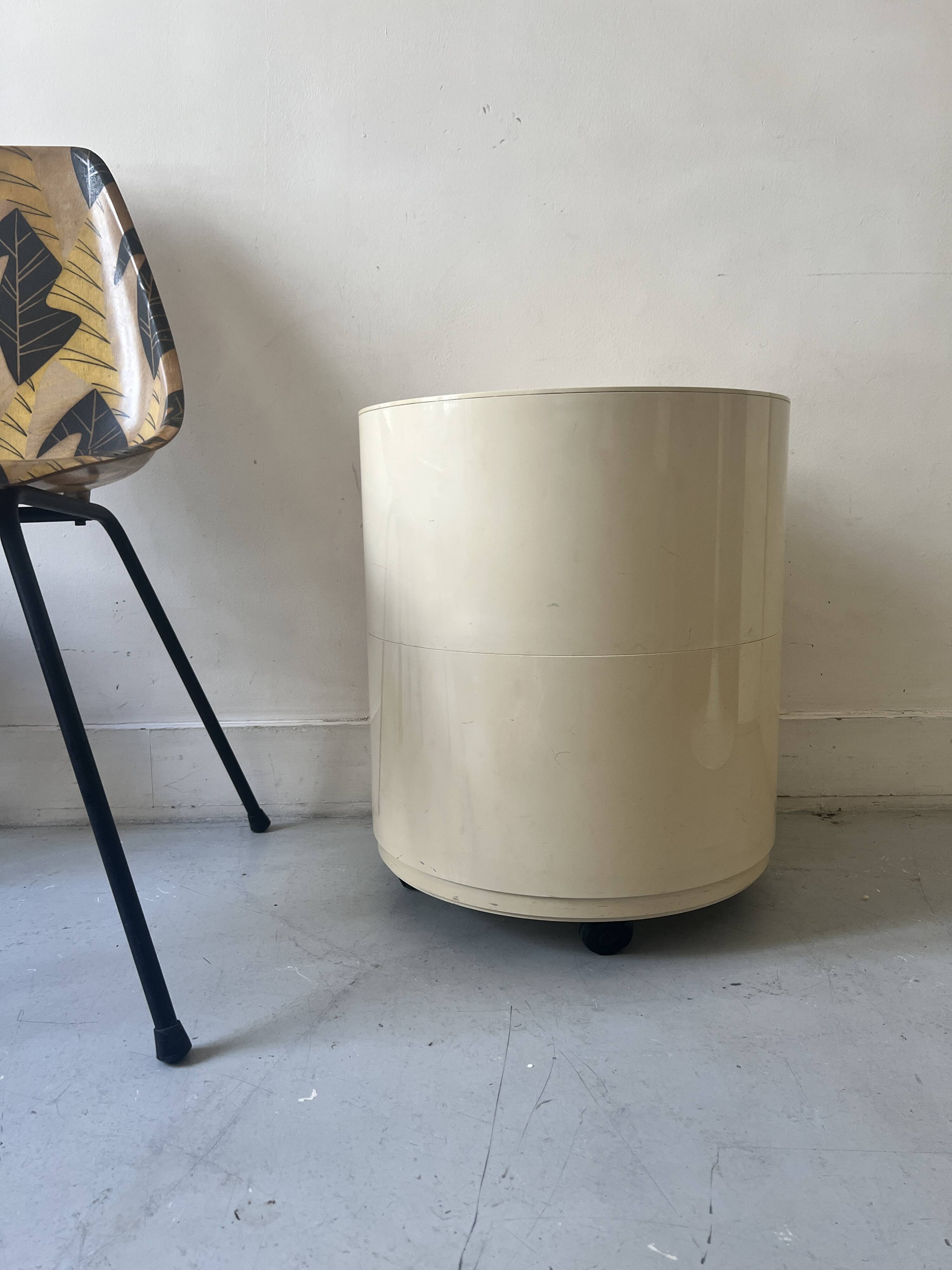 Componibili XL bedside table in cream by A. Castelli for Kartell, design 1970.