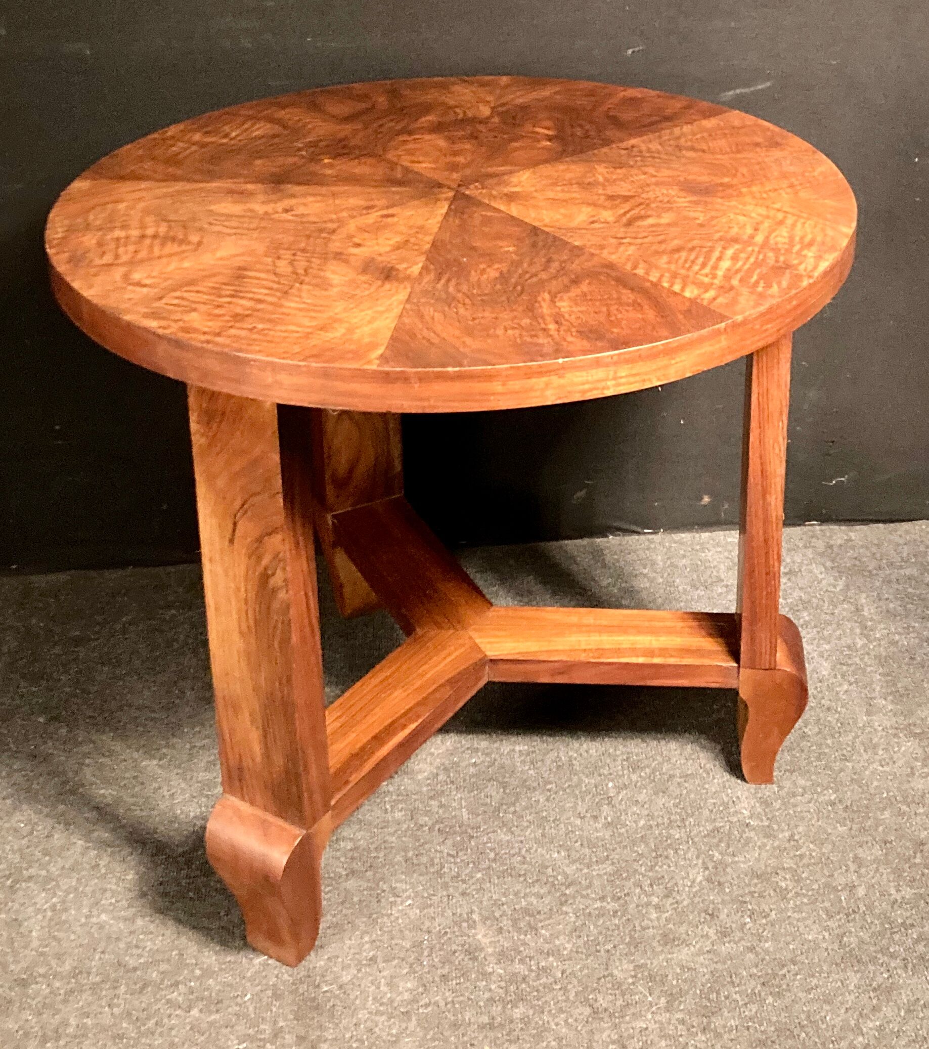 Art Deco pedestal table