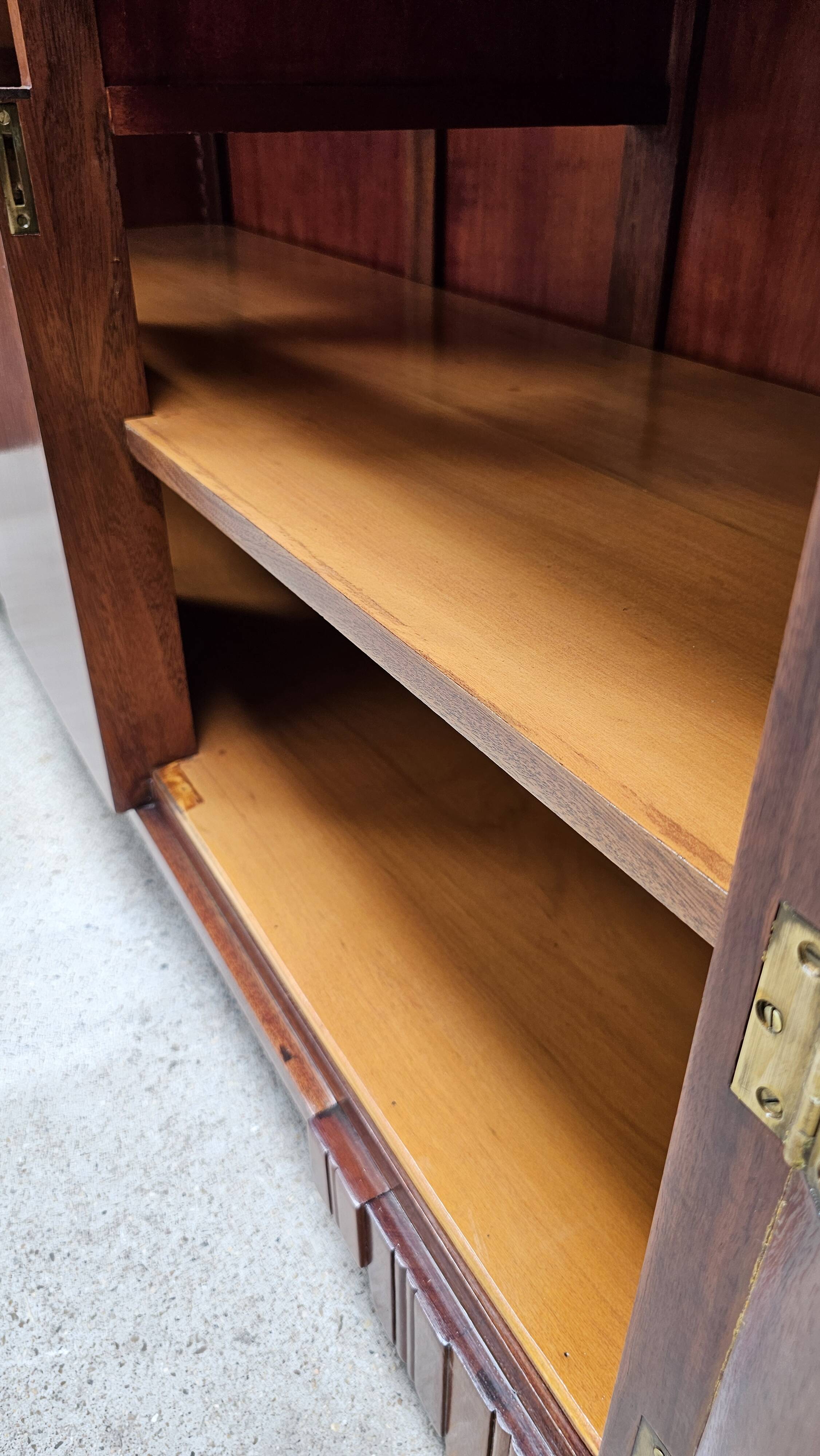 Art Deco buffet by Saddier & Fils in solid rosewood and veneer.
