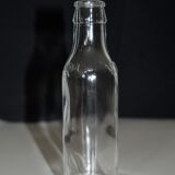 Ensemble d'anciennes bouteilles en verre