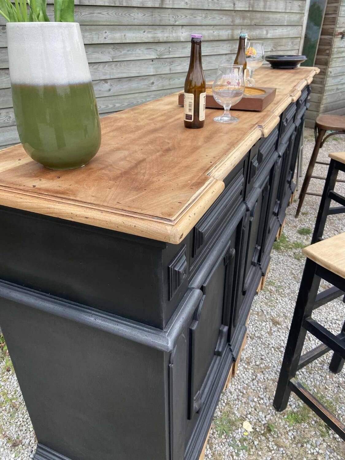 Grand bar en bois