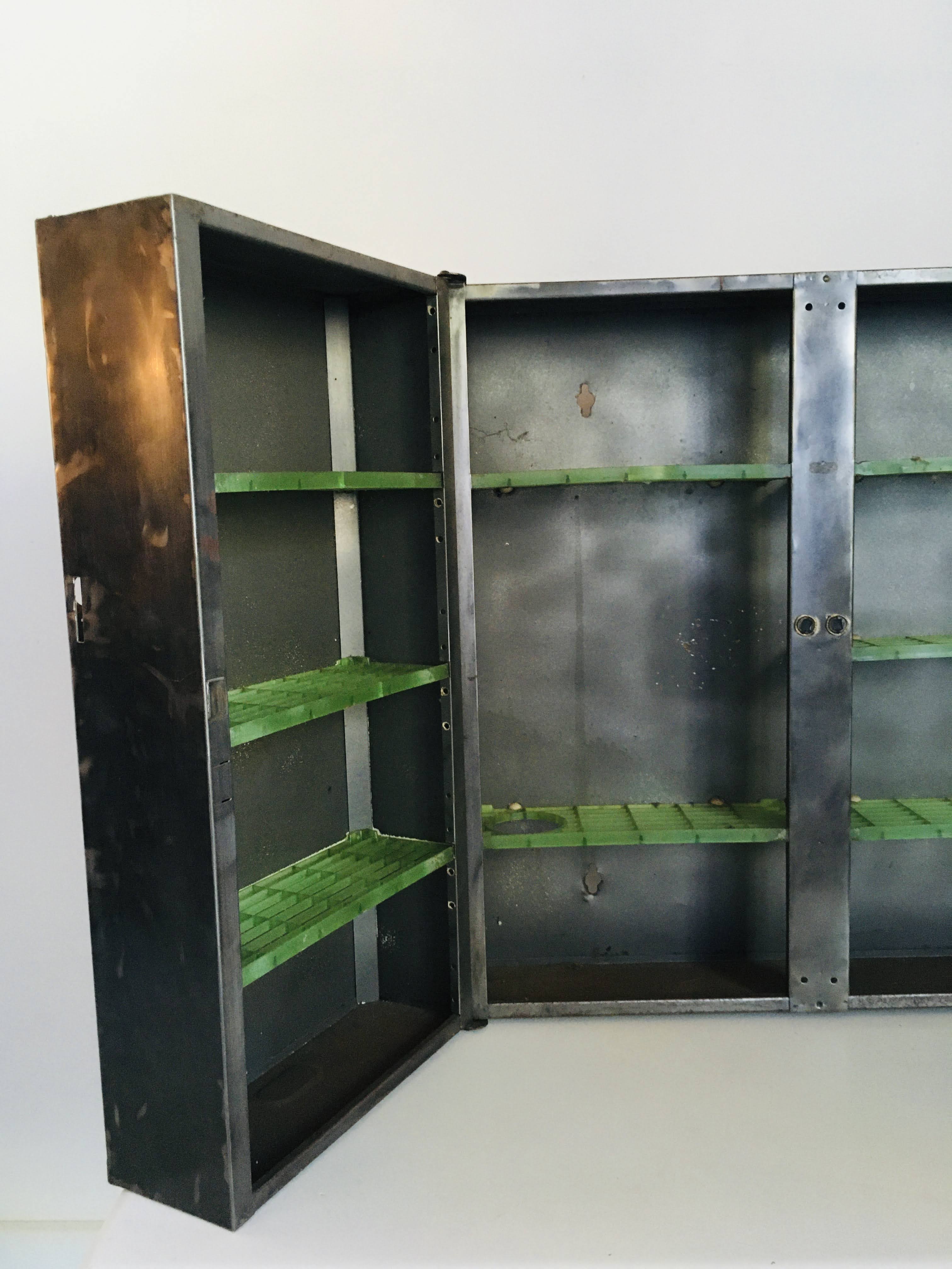Metal closet