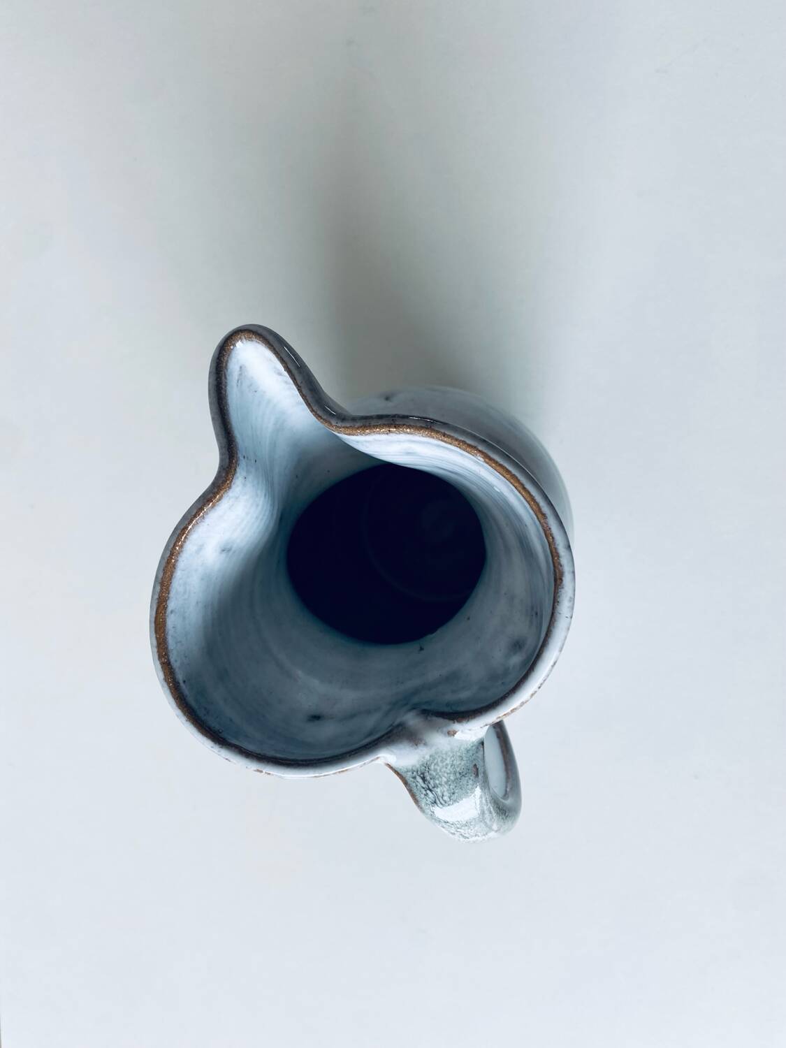 Large pitcher in Black Valley sandstone