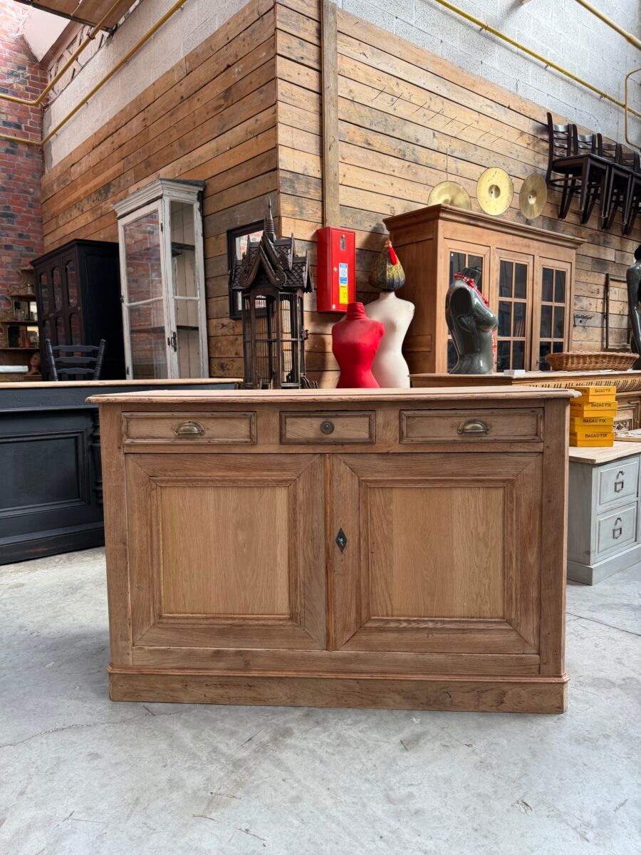Buffet with 2 doors in oak from the early 20th century.
