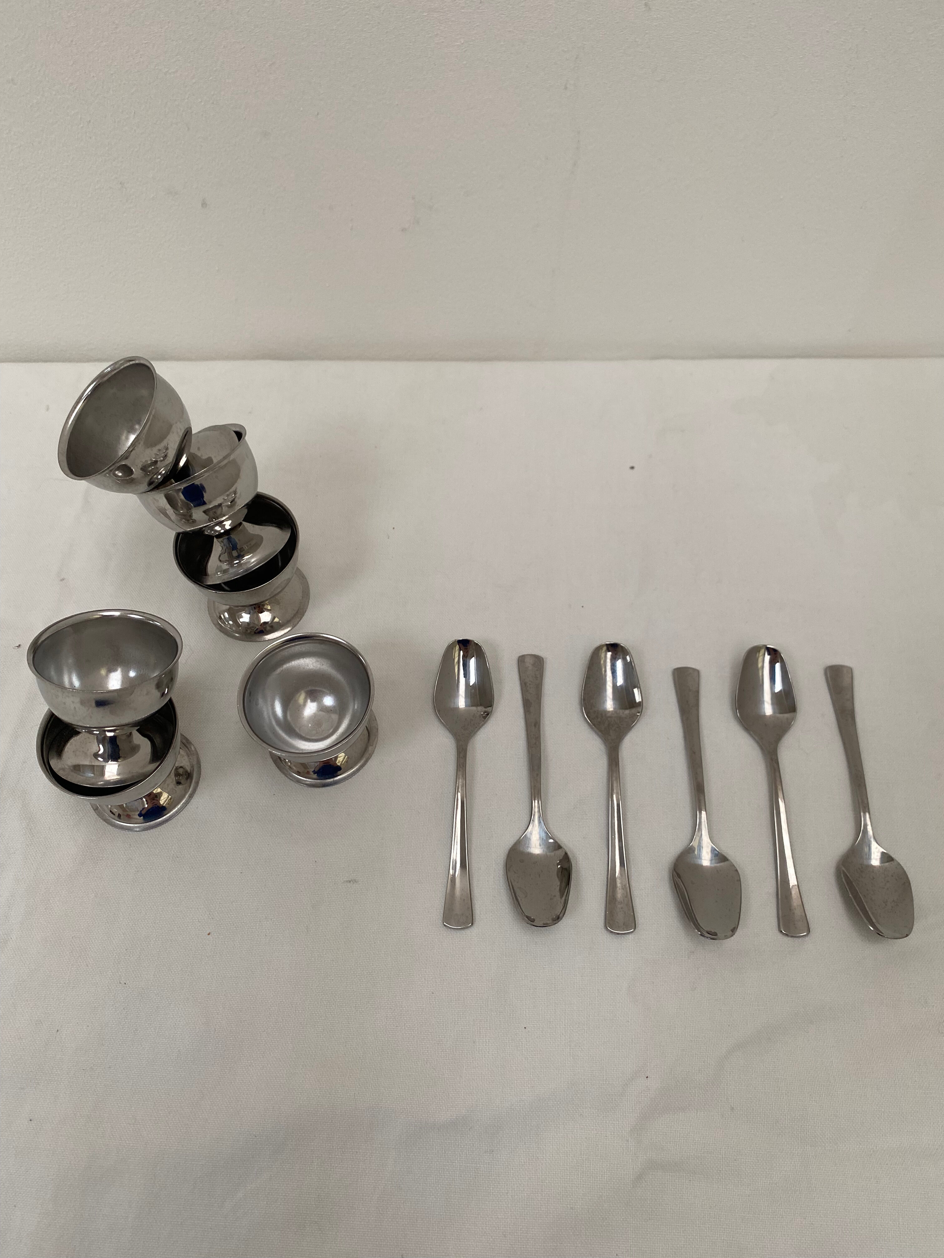 Egg cups and teaspoons x6 in silver metal Guy Degrenne