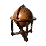 Rolling globe bar
