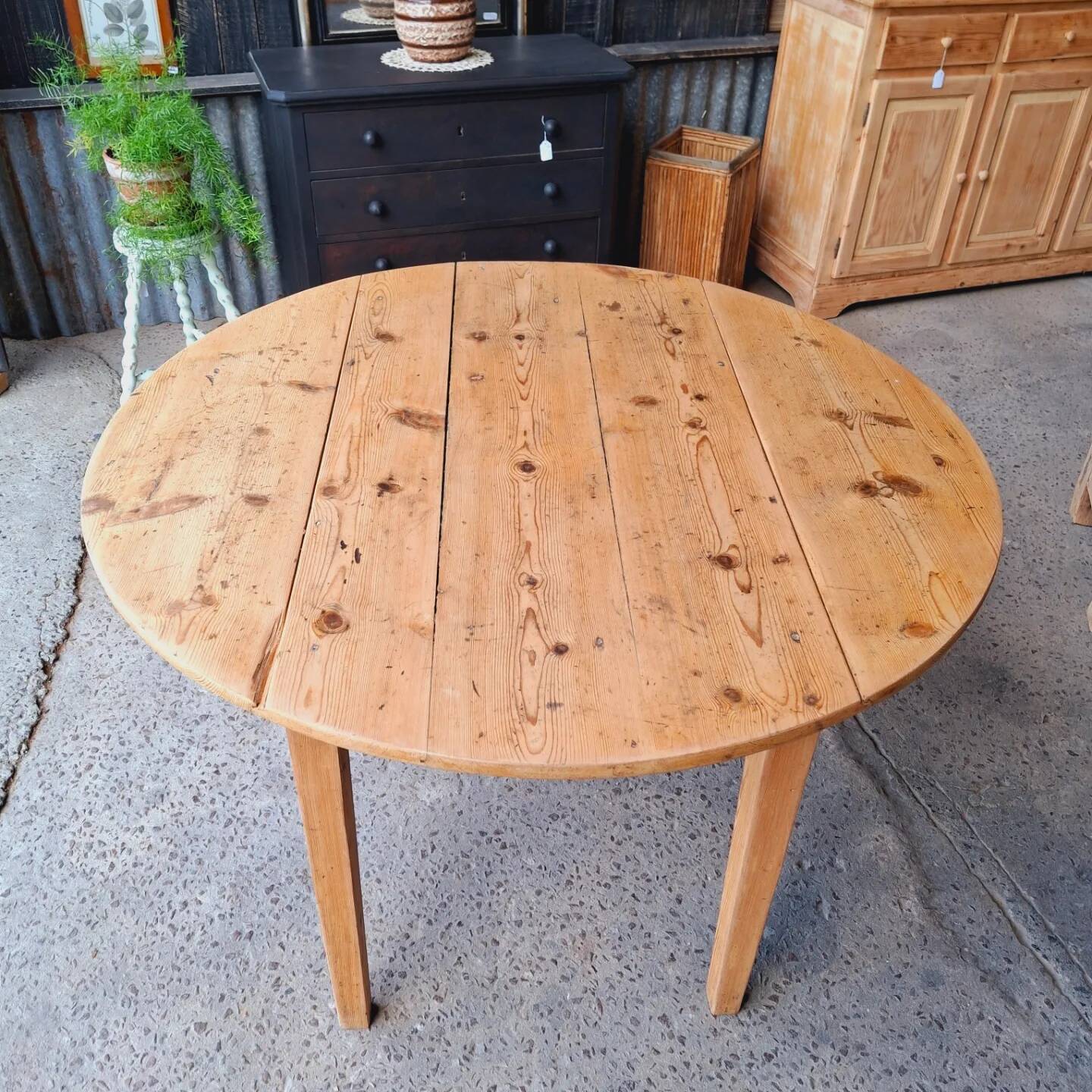 Old round table