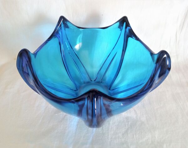 Vase Art Déco en cristal de couleur bleu électrique