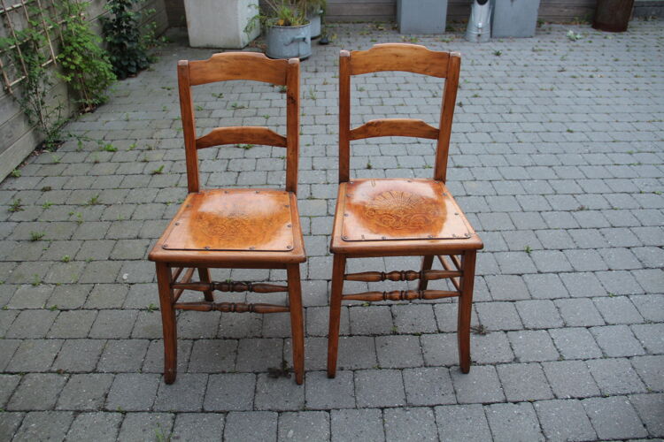 4 anciennes chaises bistro assises sérigraphiées