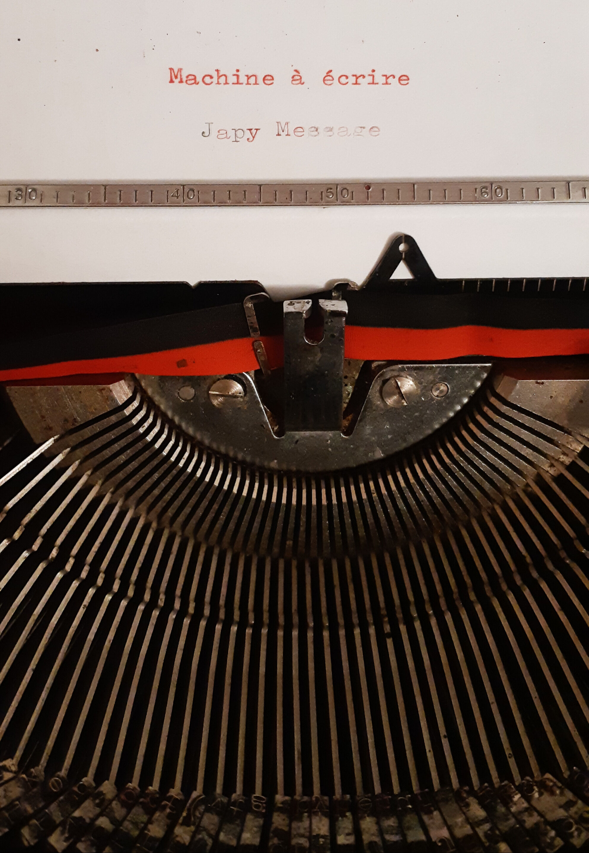 Functional portable typewriter japy message