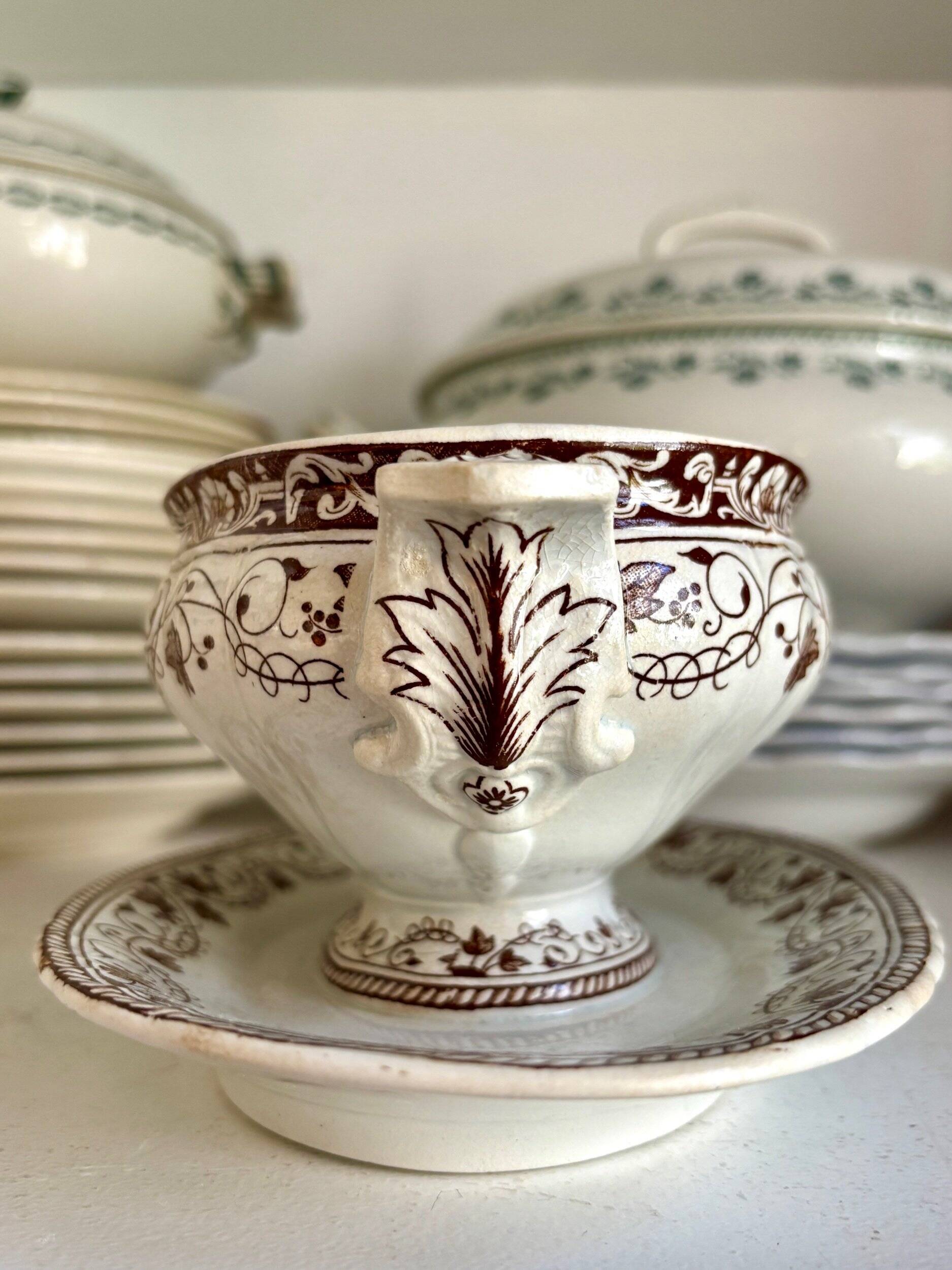 Jules Vieillard sauceboat - Bordeaux in iron earth, "Louis XV" service
