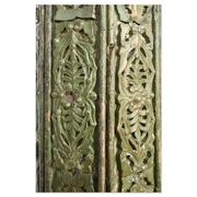 Grandes colonnes en bois sculpté
