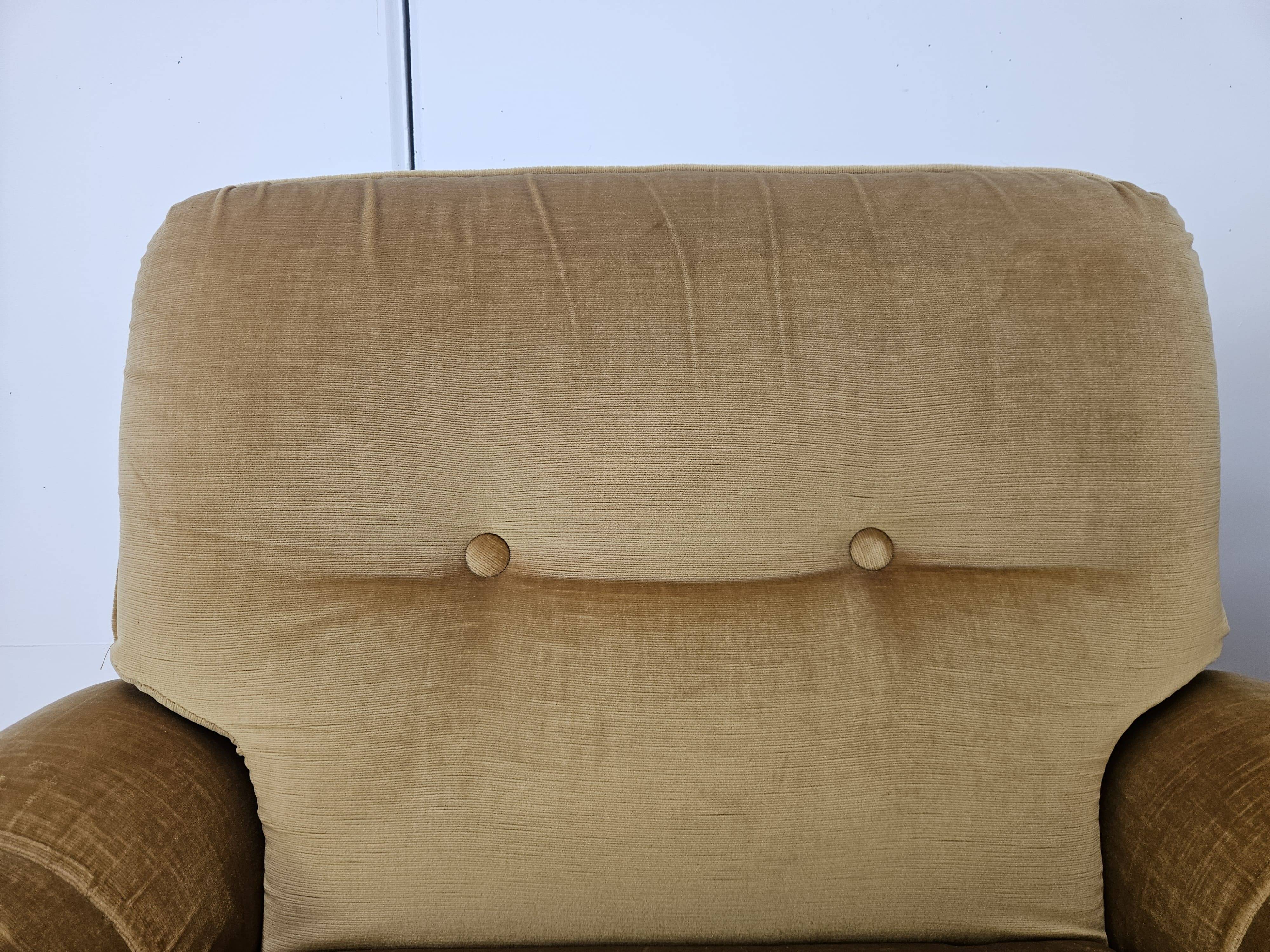 Vintage Italian armchairs from the 1970s