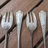 Set of 6 silver-plated oyster forks with floral decoration