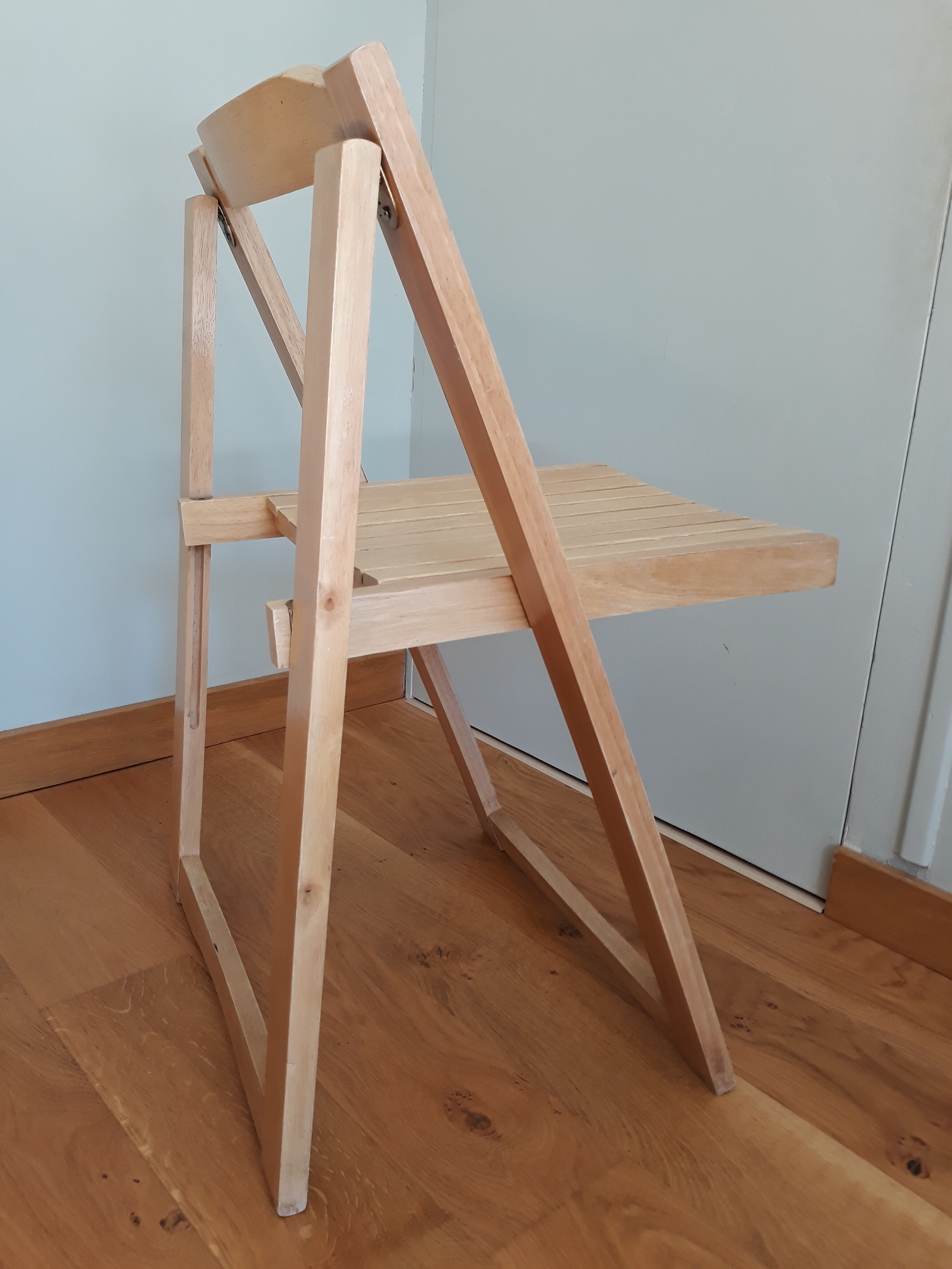 Folding chairs
