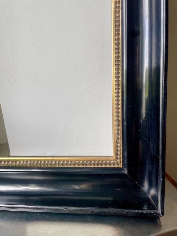 Cadre en bois ancien noir et doré 62 cm x 49 cm