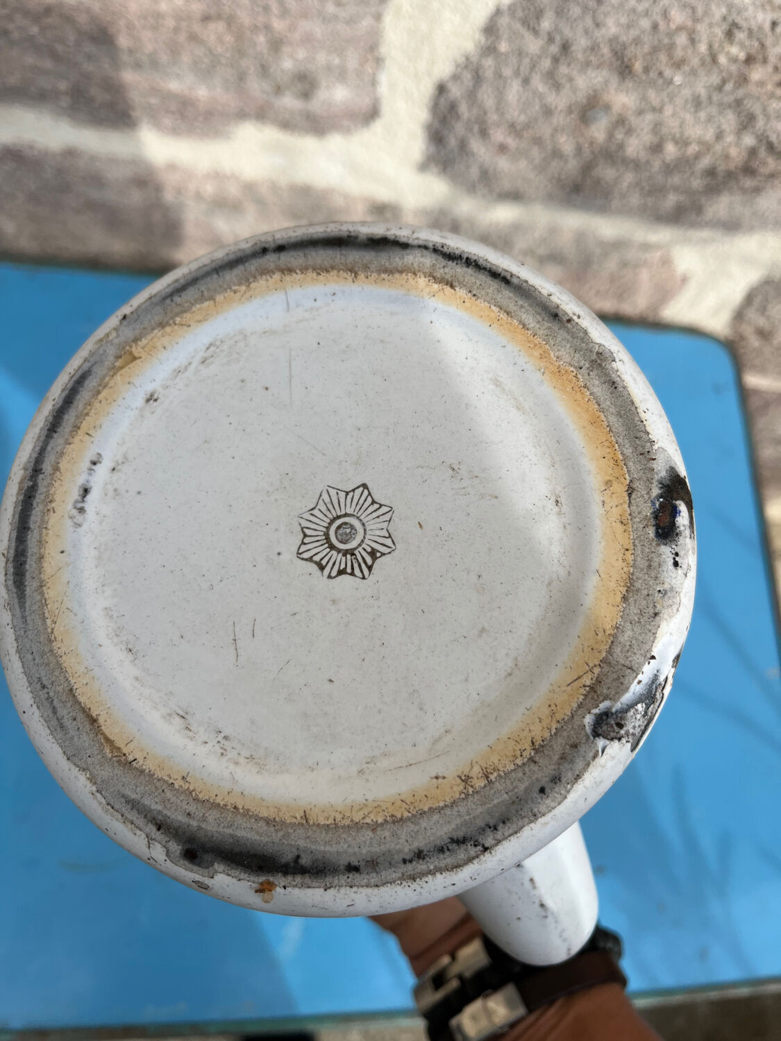 Enamelled coffee maker