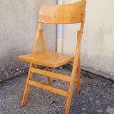5 vintage wooden folding chairs