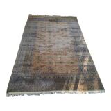 Hand-knotted silk rug 192x 300cm