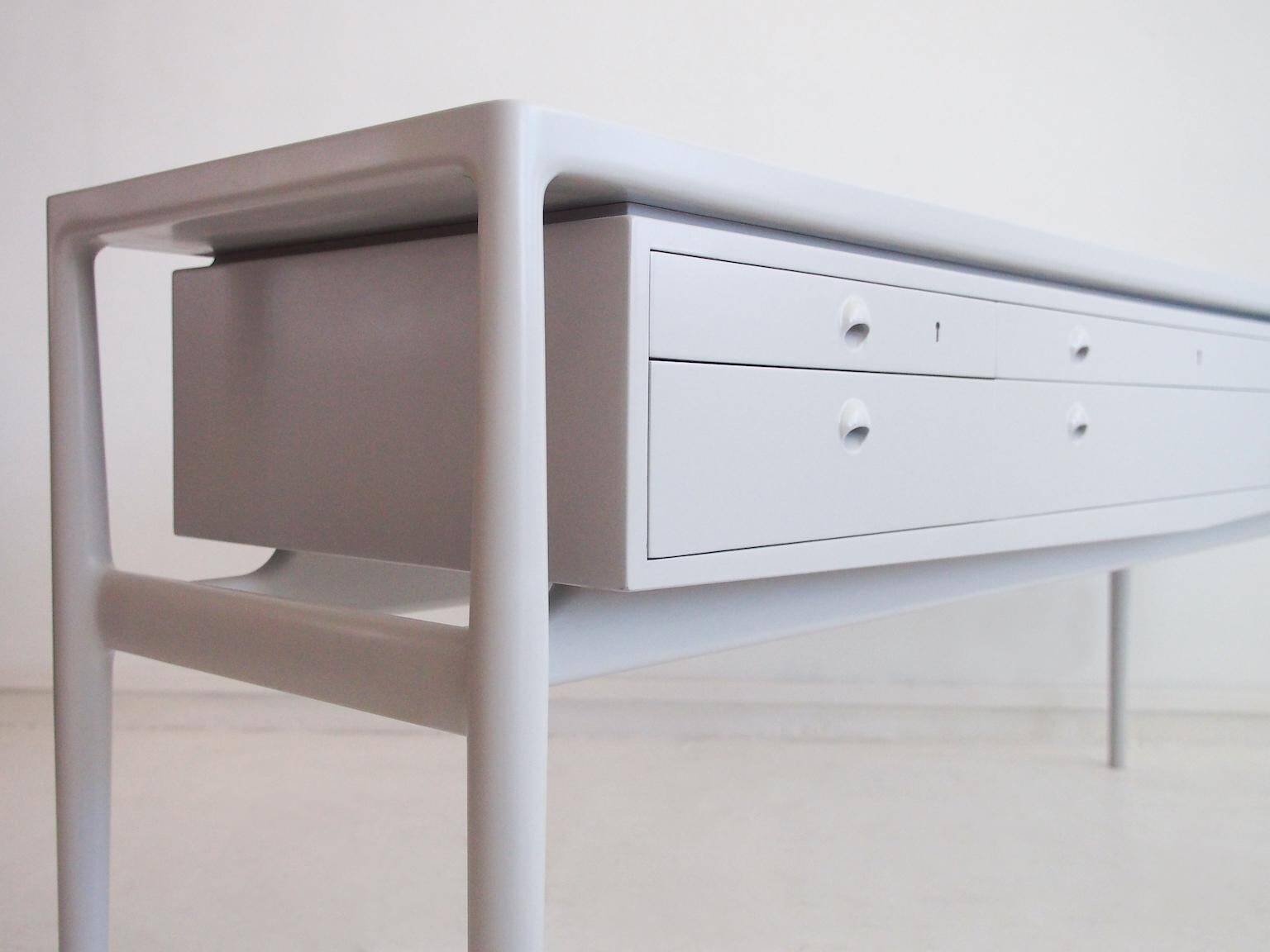 Helge Vestergaard-Jensen - Painted wooden enfilade in light grey
