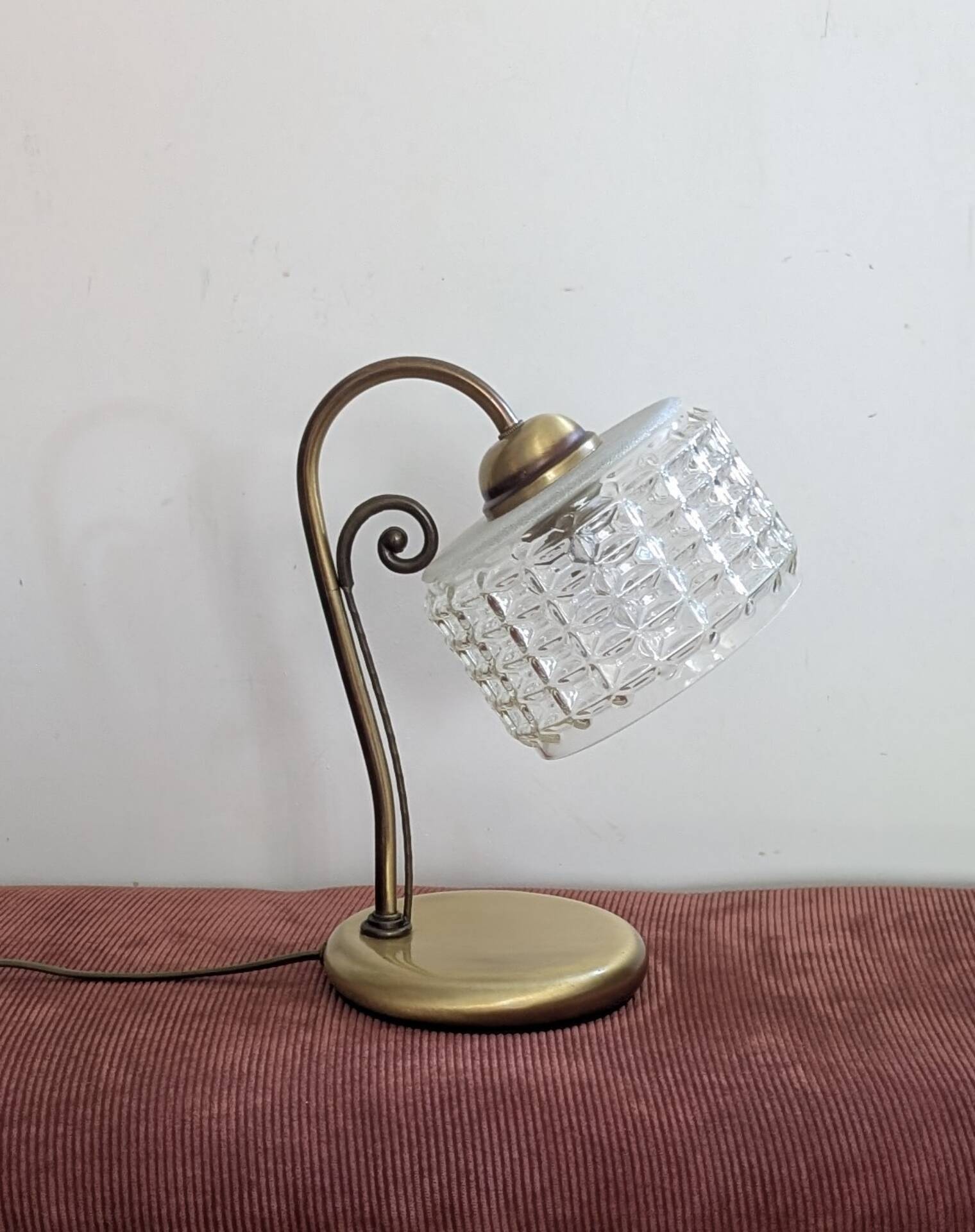 Lampe vintage en laiton et cristal taillé