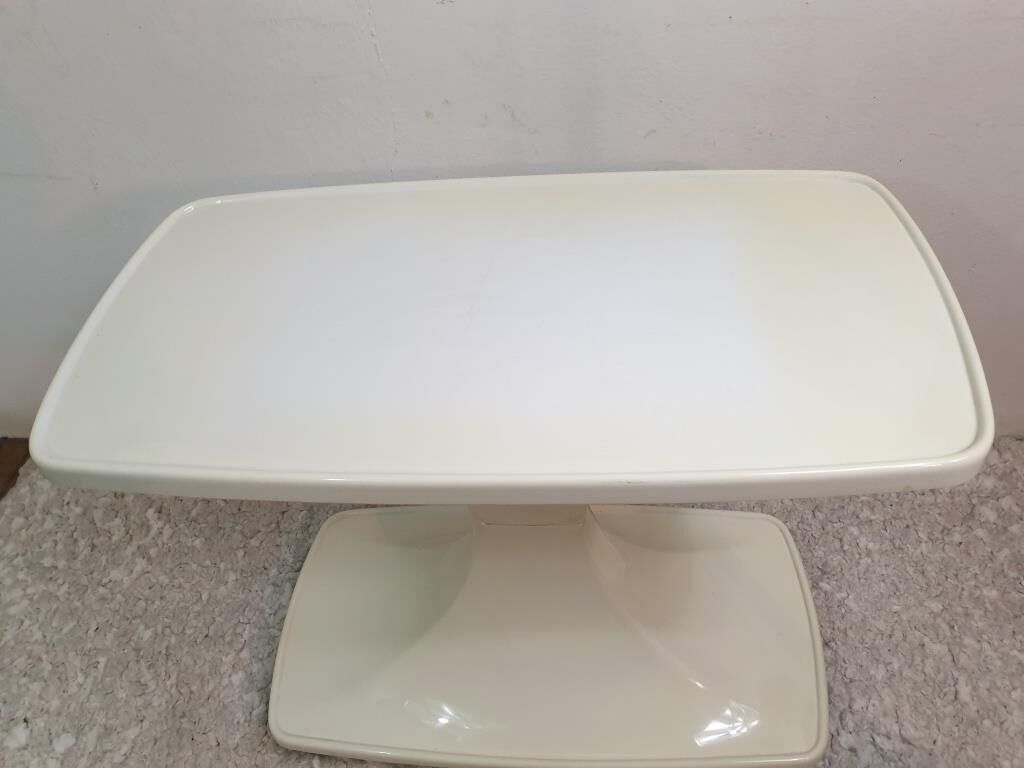 Table of the 70s by Flair