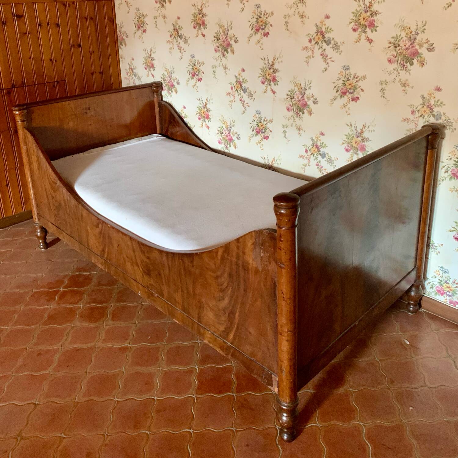 Antique Louis Philippe style sleigh bed in solid mahogany