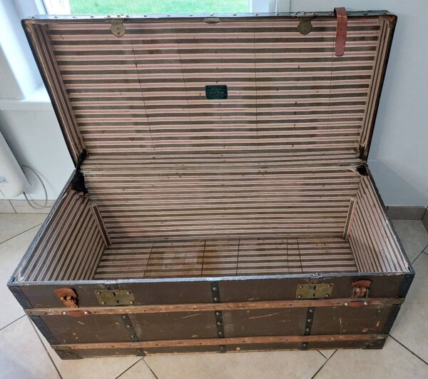 Malle de voyage ancienne