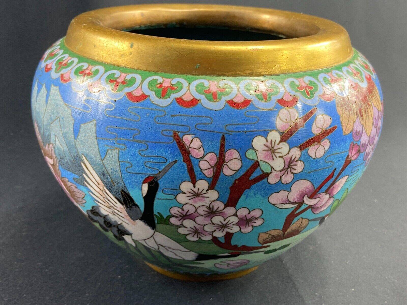 Cloisonné enamel pot cover with floral decoration with heron China Japan