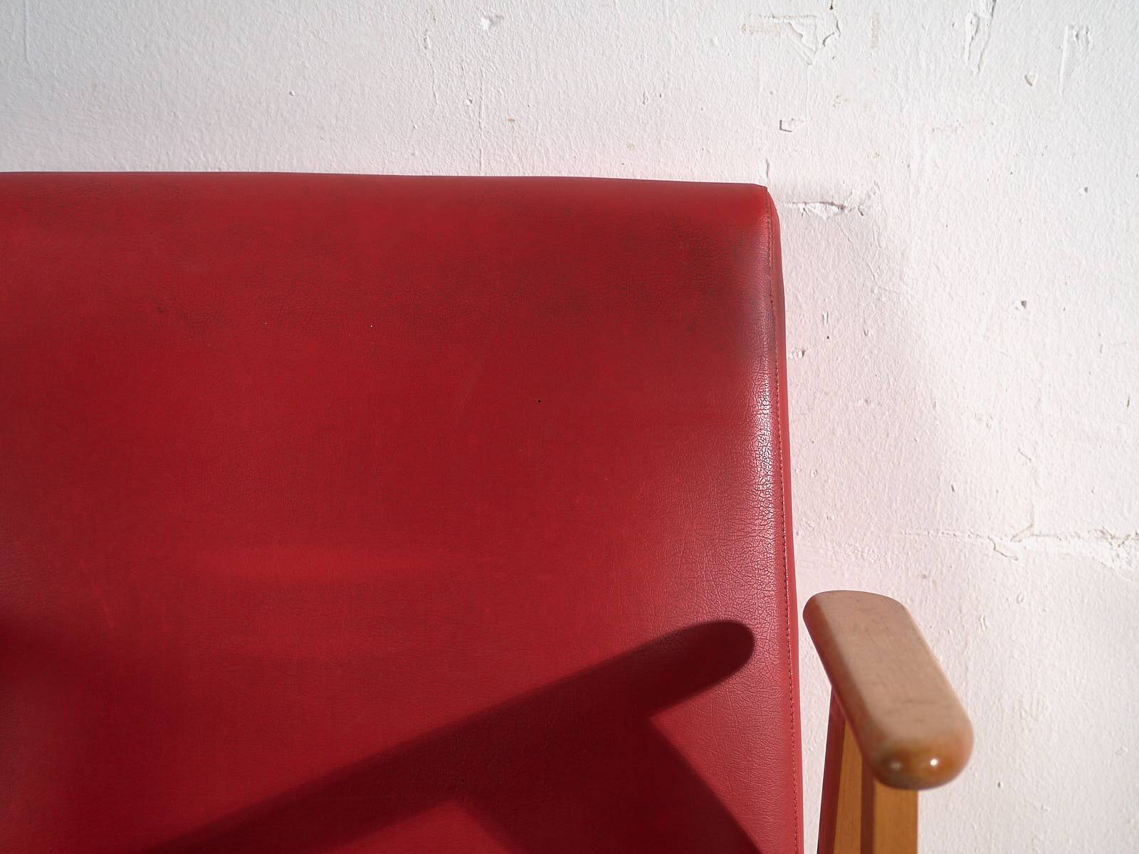 2 fauteuils rouges, vers 1960