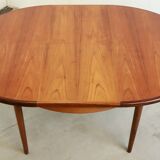 Round G-Plan vintage dining table extendable 'Prestwich'