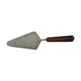 Bakelite handle pie shovel