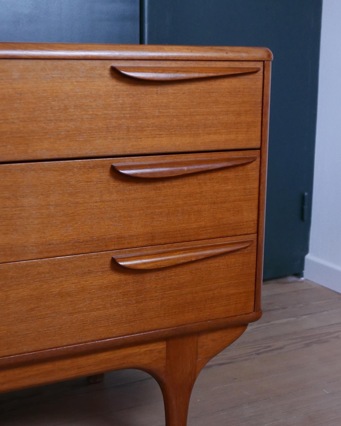Commode coiffeuse Tricoire et Vecchione
